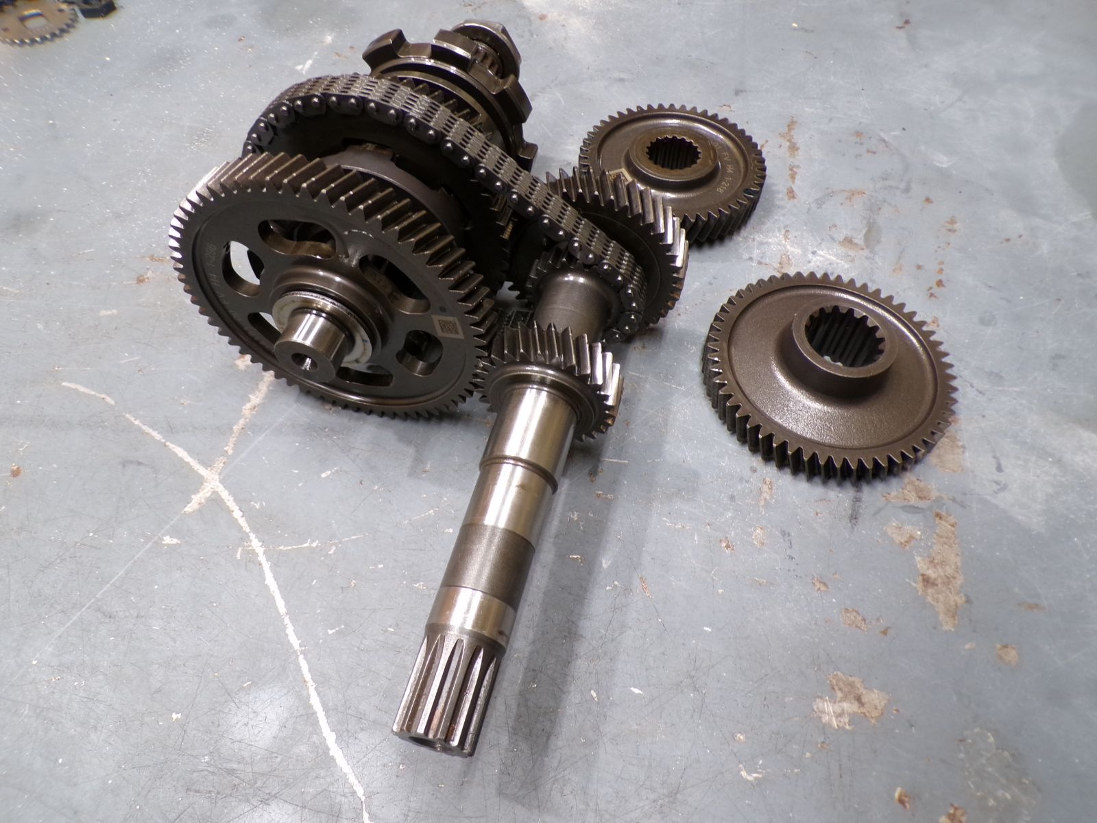2023-2025 CAN-AM OUTLANDER 500 700 420820327 TRANSMISSION MAIN
