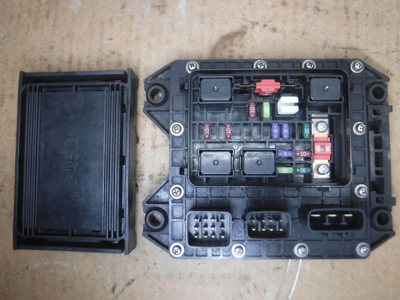 2017-2021 YAMAHA VX EX 1050 FUSE BOX PANEL ASSY 6EX-82170-01
